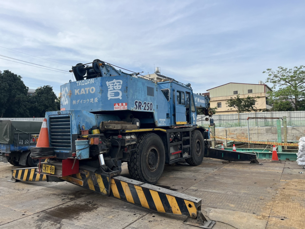 【25噸】SR-250 吊車起重機(淺藍)